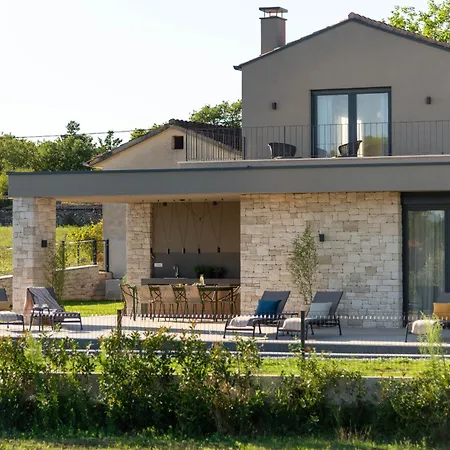 Natura Silente Near Rovinj For 8 People With 40 M2 Heated Pool, Sauna & Jacuzzi Villa Kurili