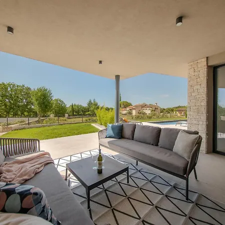 Natura Silente Near Rovinj For 8 People With 40 M2 Heated Pool, Sauna & Jacuzzi Villa *