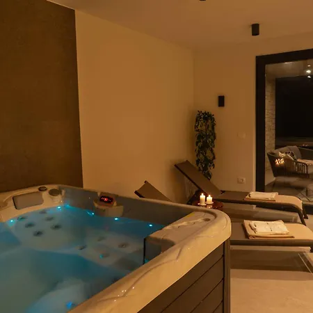 Natura Silente Near Rovinj For 8 People With 40 M2 Heated Pool, Sauna & Jacuzzi Villa Kurili