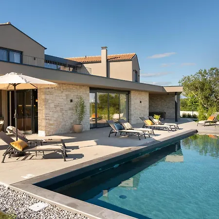 Villa Natura Silente Near Rovinj For 8 People With 40 M2 Heated Pool, Sauna & Jacuzzi *