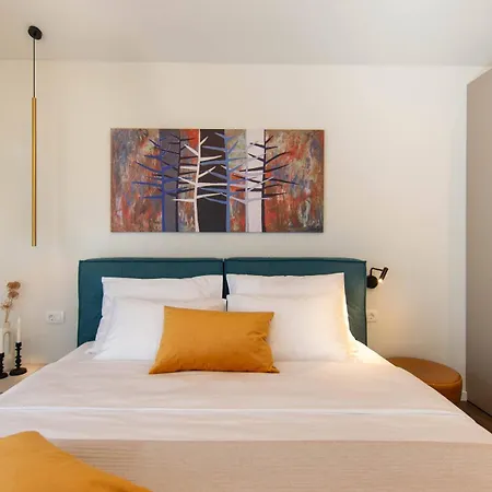 Natura Silente Near Rovinj For 8 People With 40 M2 Heated Pool, Sauna & Jacuzzi *