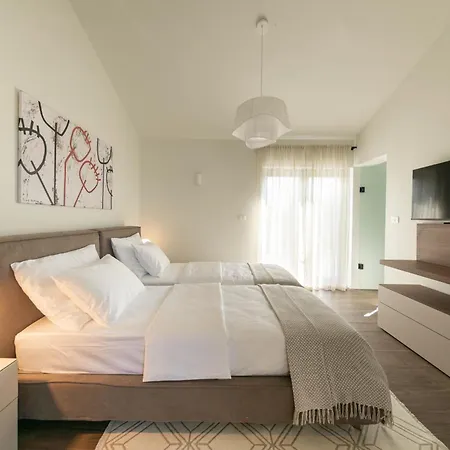 Villa Natura Silente Near Rovinj For 8 People With 40 M2 Heated Pool, Sauna & Jacuzzi