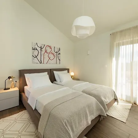 Natura Silente Near Rovinj For 8 People With 40 M2 Heated Pool, Sauna & Jacuzzi Villa