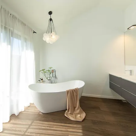 Natura Silente Near Rovinj For 8 People With 40 M2 Heated Pool, Sauna & Jacuzzi Villa